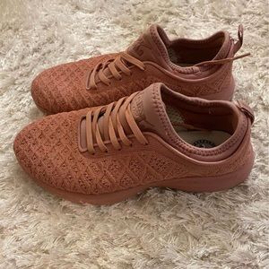 APL techloom phantom